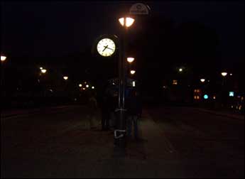 i v�ntan p� bussen